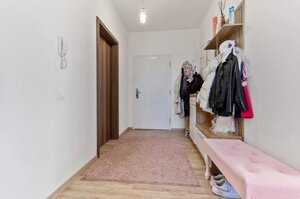 Krásny 3- izb. byt s loggiou a park. státím na ulici Hany Ponickej — foto 8