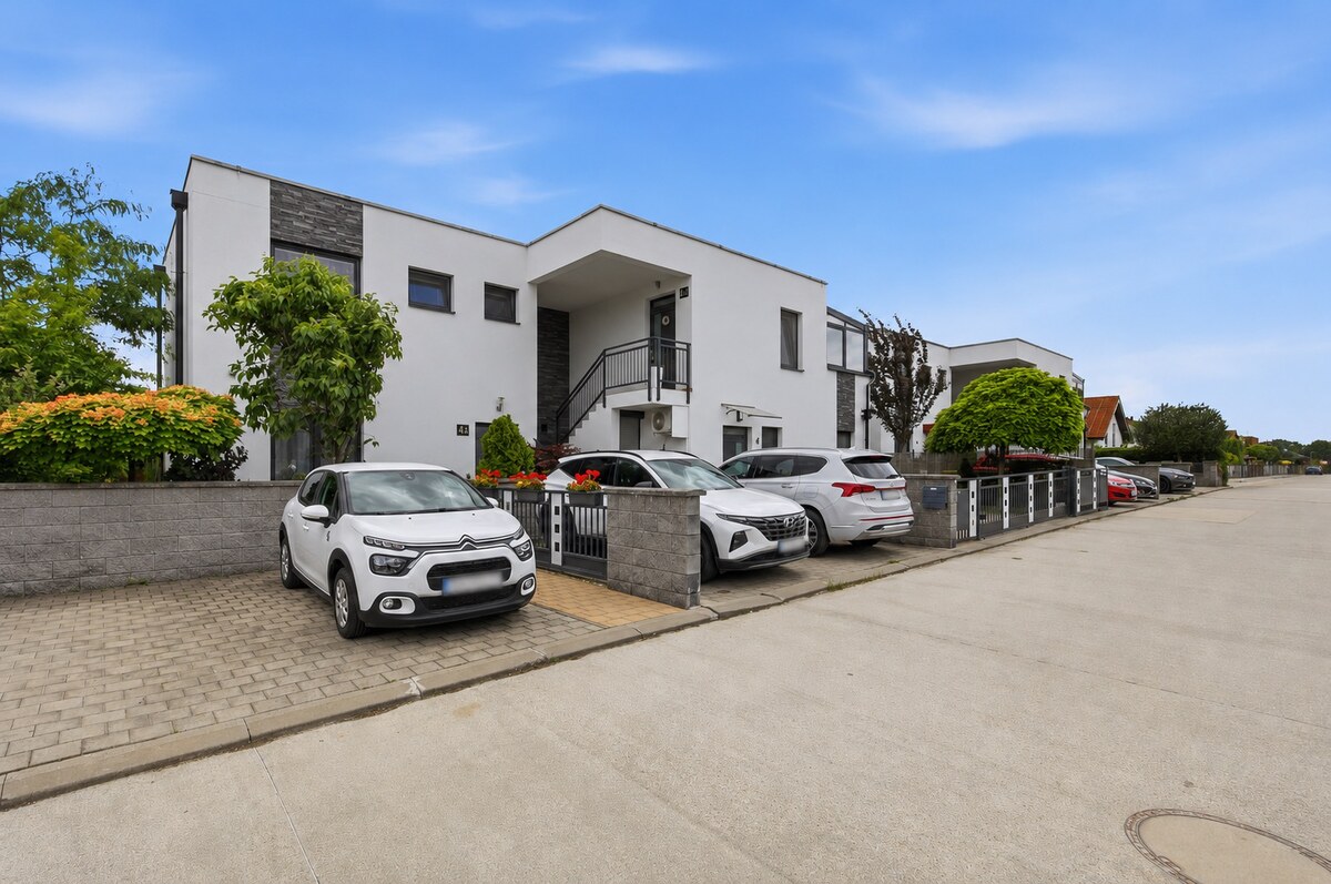 GRAVITAS | Zariadený 3,5 izbový byt/50m2 terasa/2 parkovacie miesta — foto 21