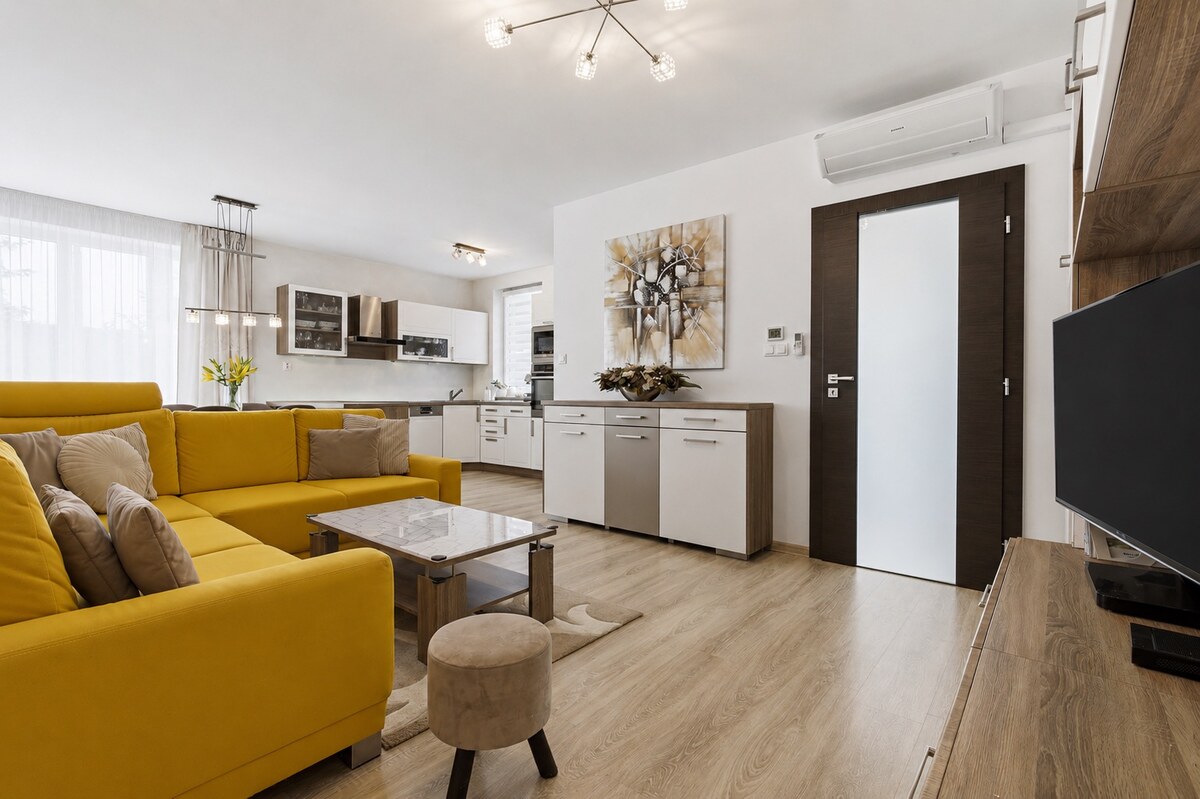 GRAVITAS | Zariadený 3 izb.byt, 229 m2 záhrada- 2 parkovacie miesta — foto 3