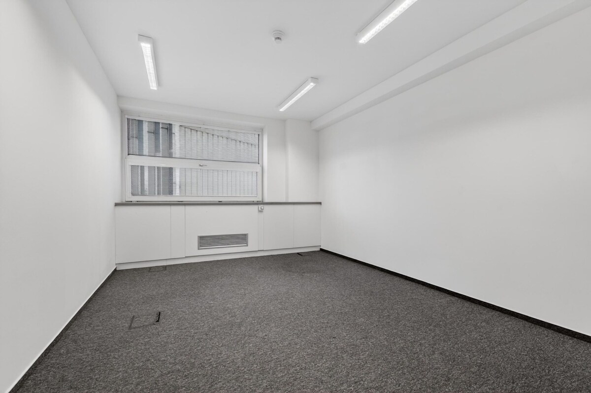 GRAVITAS | Kancelárie od 20m2 na PRENÁJOM | TOP biznis lokalita — foto 7