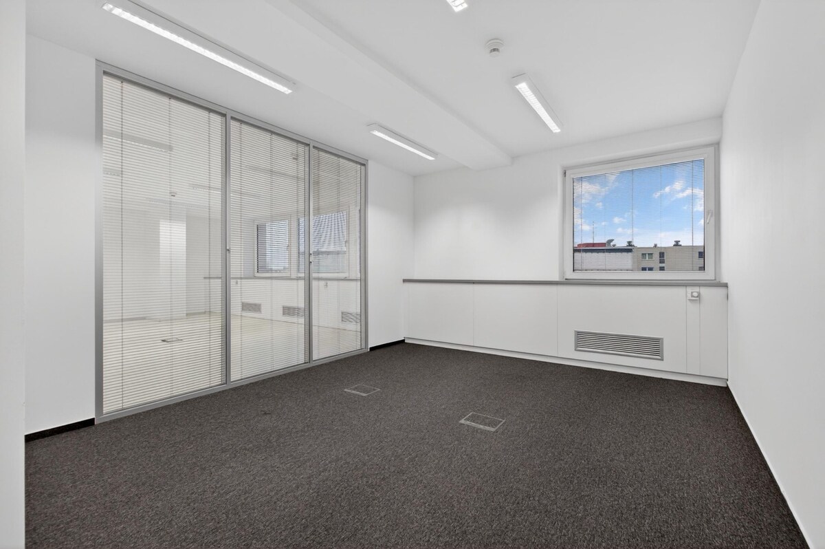 GRAVITAS | Kancelárie od 20m2 na PRENÁJOM | TOP biznis lokalita — foto 8