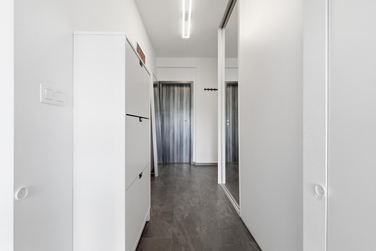 GRAVITAS | Zariadený 2-izbový byt s loggiou na Kadnárovej ulici — foto 16