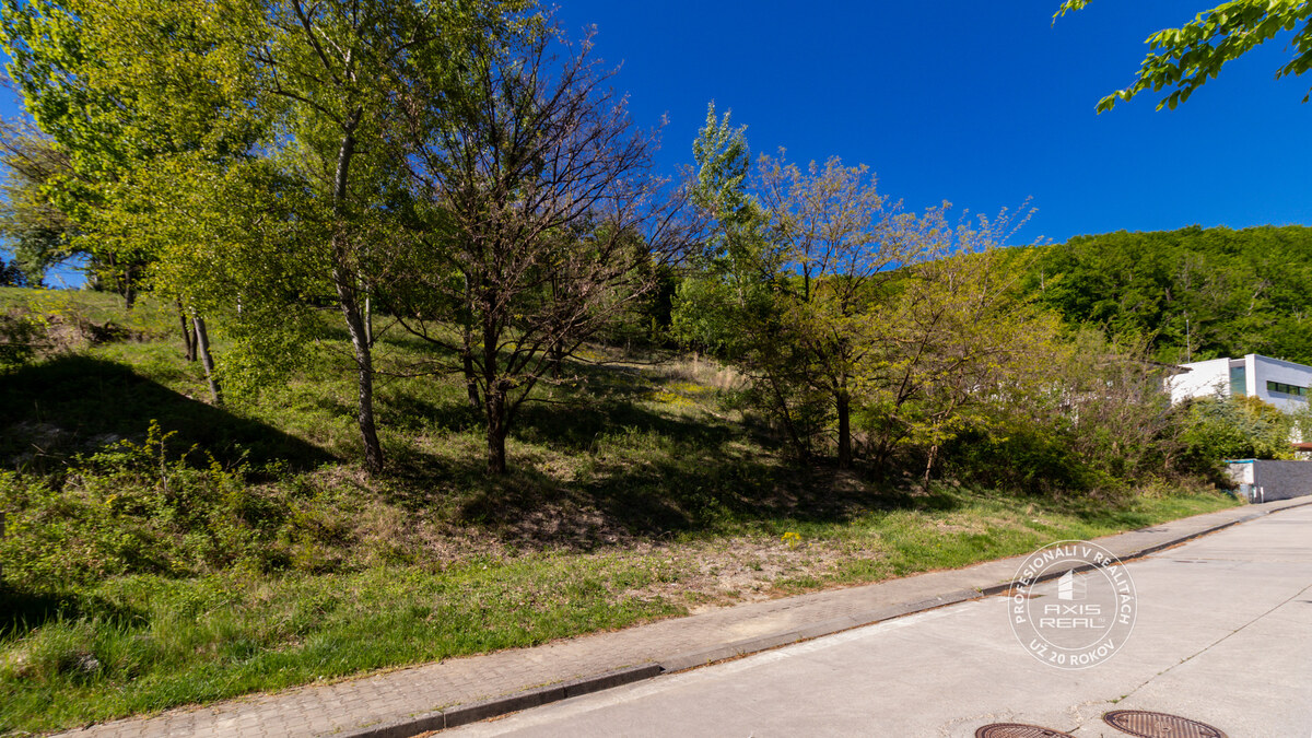AXIS REAL | Pekný stavebný pozemok (859 m2) v Marianke — foto 9