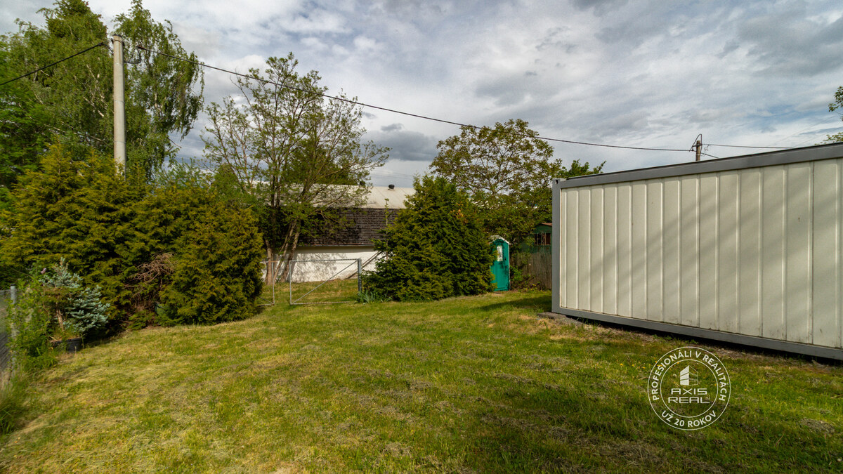 AXIS REAL | Slnečná záhrada 901 m² s chatkou, Dúbravka – Polianky — foto 7