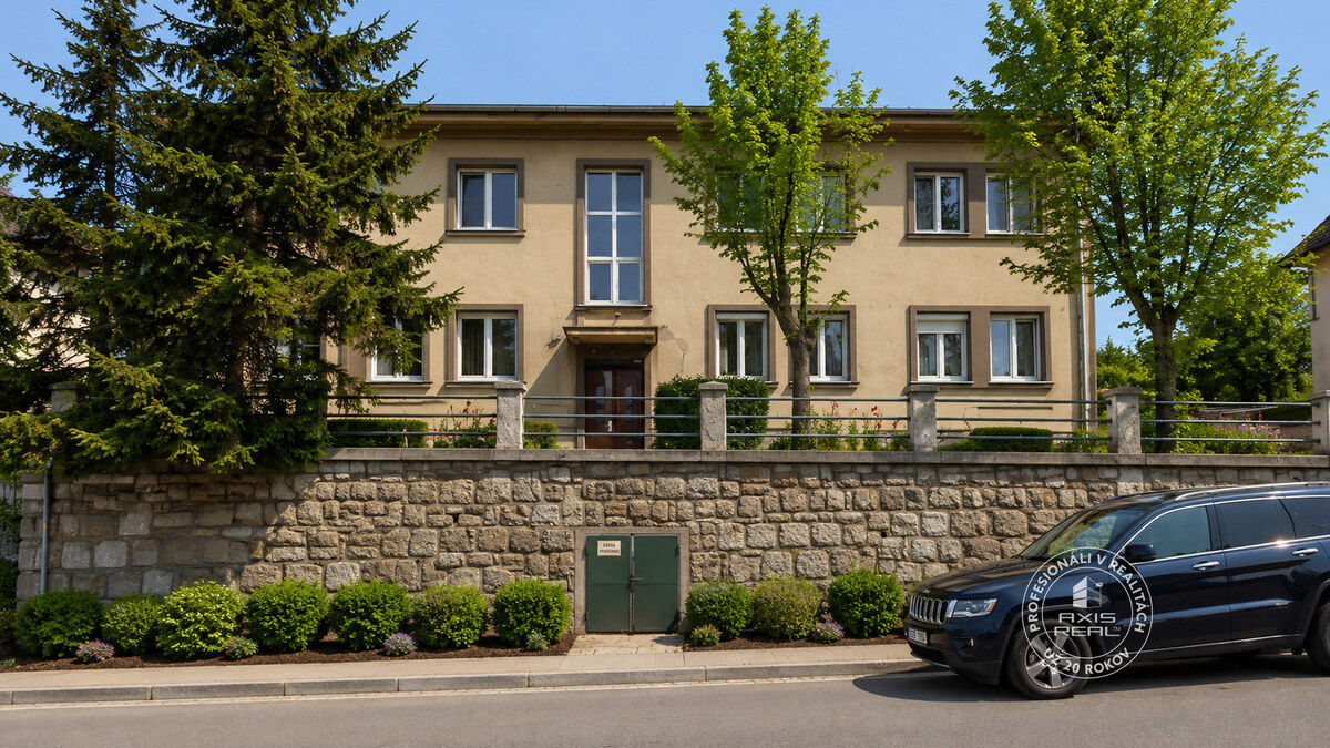 AXIS REAL | Výnimočný veľký 3i byt v pôvodnom stave na Kolibe s garážu — foto 2