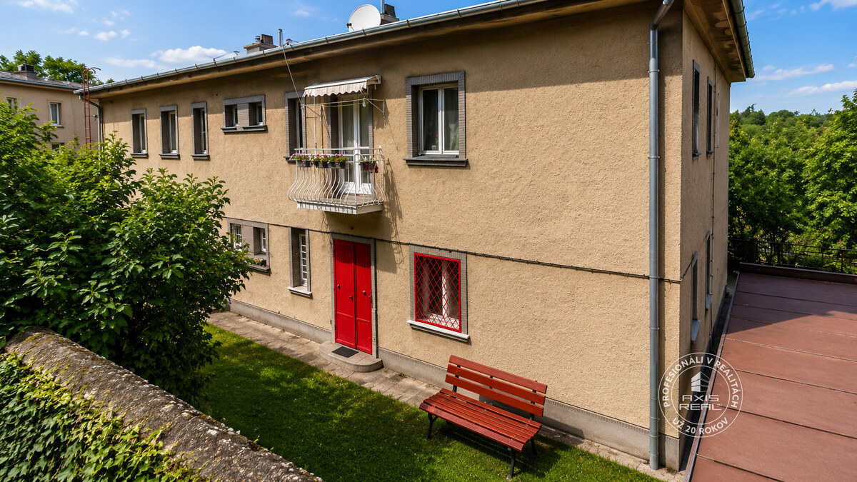 AXIS REAL | Výnimočný veľký 3i byt v pôvodnom stave na Kolibe s garážu — foto 28
