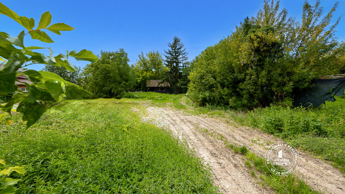 AXIS REAL | Stavebný pozemok (1.330 m2) Topoľový rad, Bernolákovo