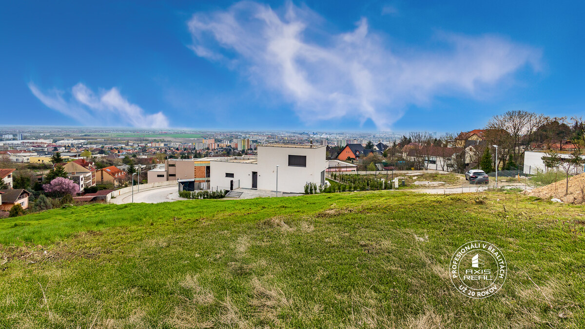 AXIS REAL | Pozemok (628 m2) so STAVEBNÝM POVOLENÍM, BA III. Rača