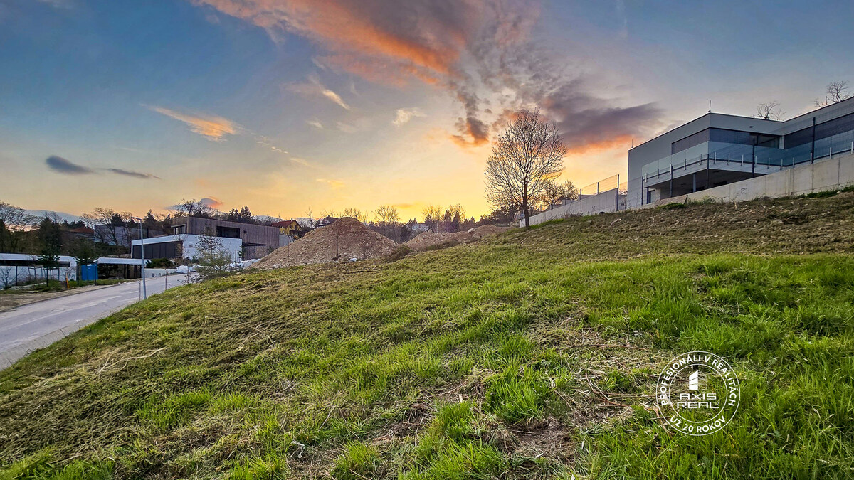 AXIS REAL | Pozemok (628 m2) so STAVEBNÝM POVOLENÍM, BA III. Rača — foto 3