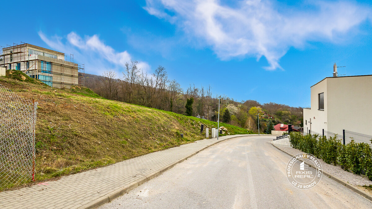 AXIS REAL | Pozemok (628 m2) so STAVEBNÝM POVOLENÍM, BA III. Rača — foto 7