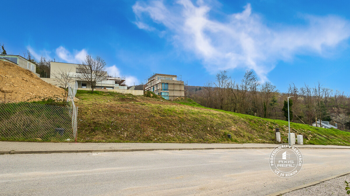 AXIS REAL | Pozemok (628 m2) so STAVEBNÝM POVOLENÍM, BA III. Rača — foto 8