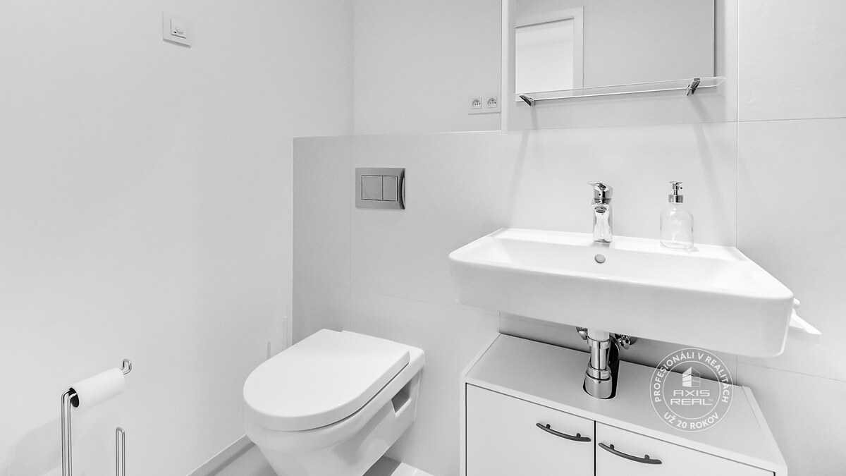 AXIS REAL | Novostavba GUTHAUS slnečný zariadený 1-izb. byt, balkón — foto 8