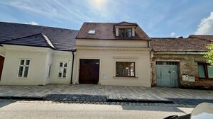 BÝVAJ, PODNIKAJ, INVESTUJ v historickom centre, — foto 3