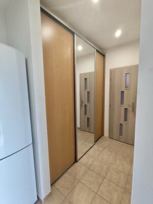 DOHODA MOŽNÁ! 1,5i byt s balkónom pripravený na okamžité bývanie — foto 3