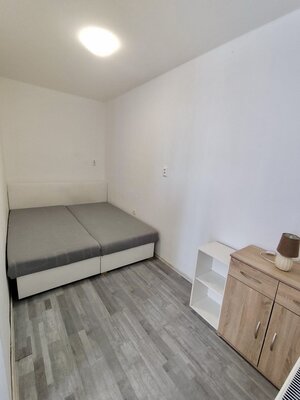 DOHODA MOŽNÁ! 1,5i byt s balkónom pripravený na okamžité bývanie — foto 4