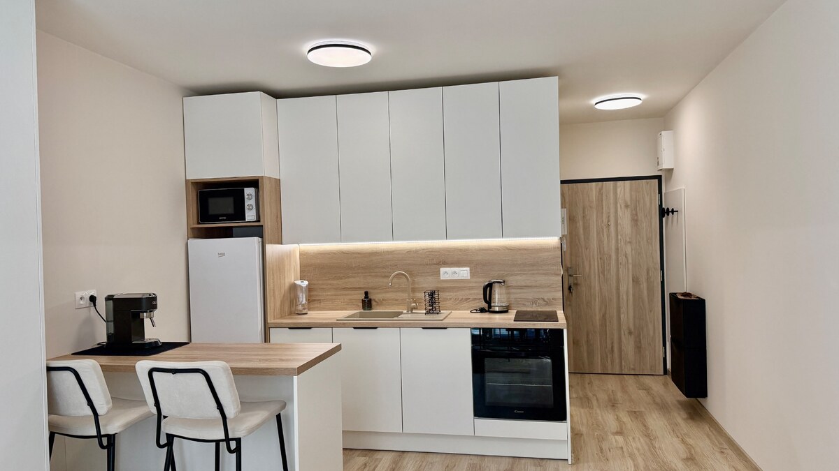 REZERVOVANÉ Moderný 1i byt s balkónom — foto 5