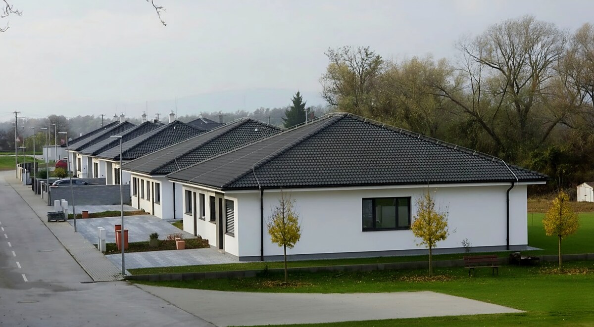 POSLEDNÝ VOĽNÝ DOM: 4i RD, 6a pozemok, Inovec, blízko D1 — foto 2