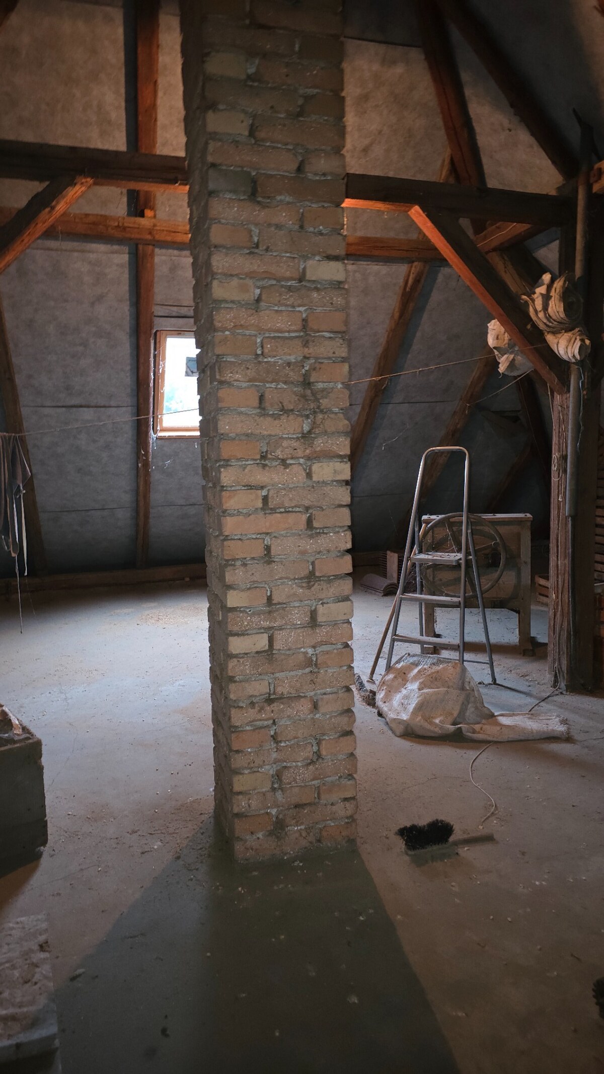 4i podpivničený  RD s garážou a studňou Križovany — foto 12