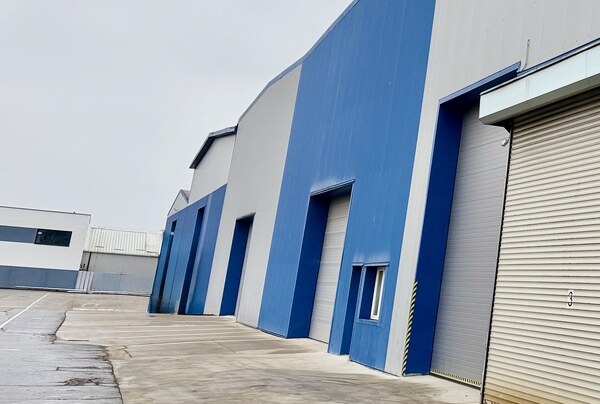 na prenájom výrobná hala/sklad, 1000m2, 2x portálový žeriav, Trnava