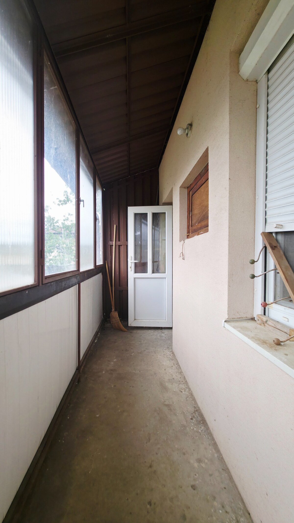 Exkluzívne RD na Dobrej Vode: pozemok 878 m², zateplenie, nová strecha — foto 3