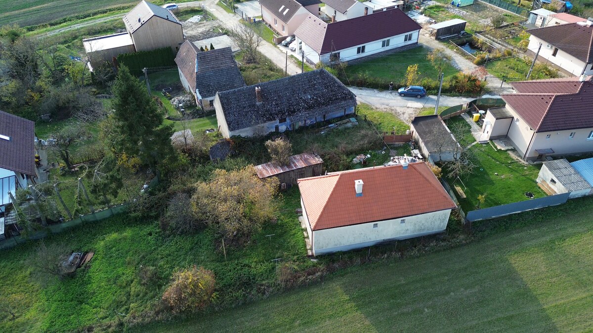 Exkluzívne RD na Dobrej Vode: pozemok 878 m², zateplenie, nová strecha — foto 4