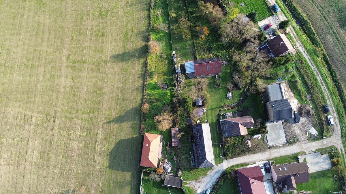 Exkluzívne RD na Dobrej Vode: pozemok 878 m², zateplenie, nová strecha — foto 7