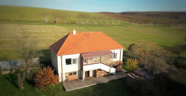 Exkluzívne RD na Dobrej Vode: pozemok 878 m², zateplenie, nová strecha