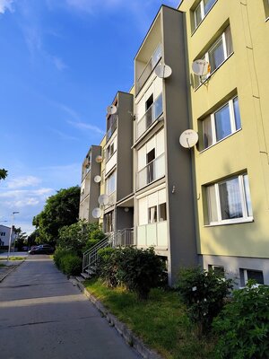 Predané - Slnečný 2i byt v širšom centre mesta Senec — foto 9