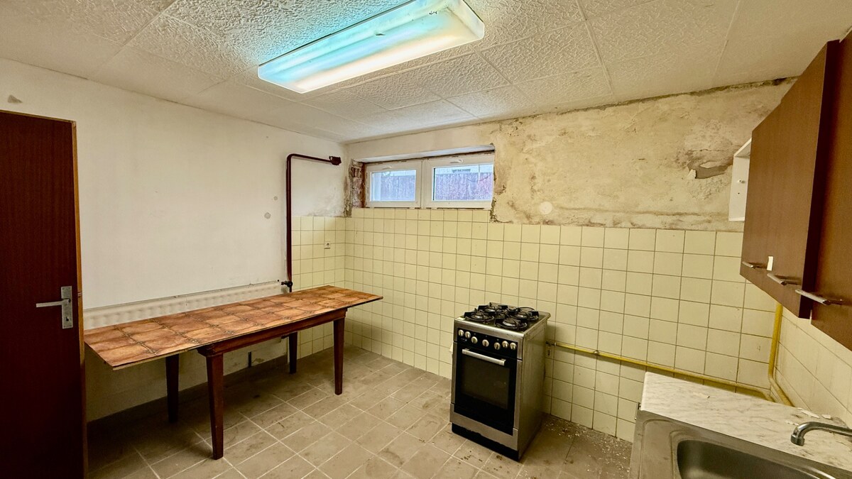 REZERVOVANÉ veľký 5+ izbový rodinný dom, garáž, 11á pozemok, Šelpice — foto 17