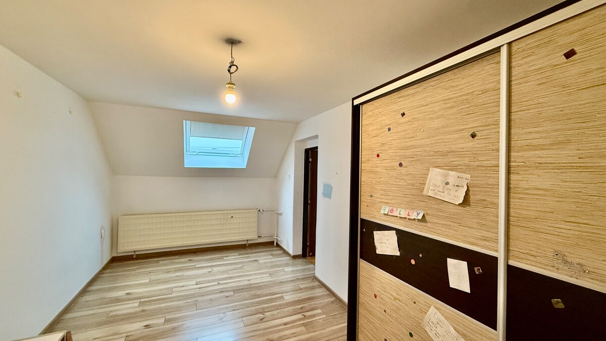 REZERVOVANÉ veľký 5+ izbový rodinný dom, garáž, 11á pozemok, Šelpice — foto 8