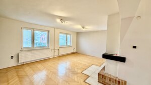 REZERVOVANÉ veľký 5+ izbový rodinný dom, garáž, 11á pozemok, Šelpice — foto 2