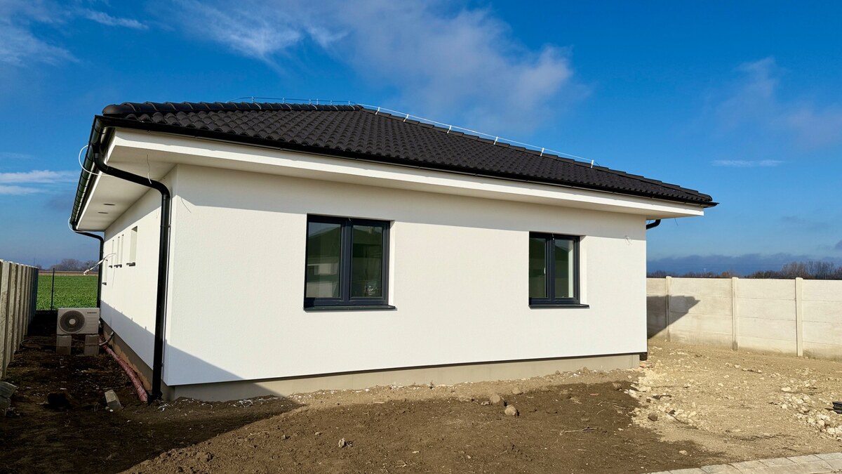 REZERVOVANÉ* novostavba 4i bungalovu, Topoľnica