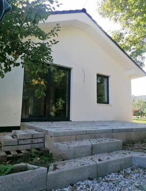 Novostavba- 3i dom s dvorom s nízkou údržbou — foto 2