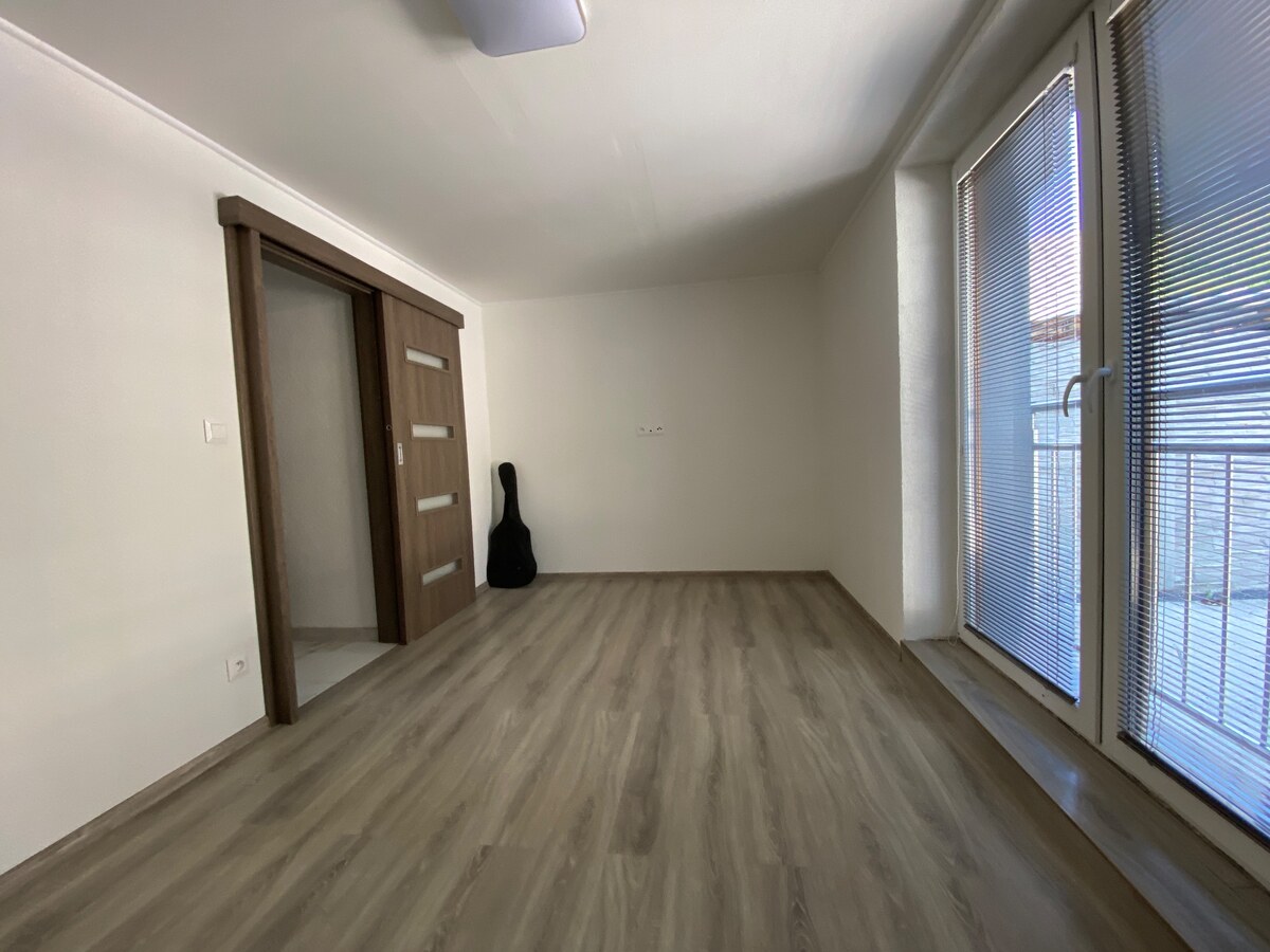 REZERVOVANÉ - EXKLUZÍVNE - Novostavba kompletne zariadeného 3i bytu, — foto 11