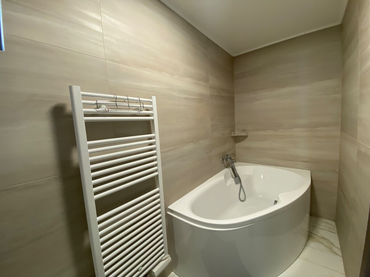 REZERVOVANÉ - EXKLUZÍVNE - Novostavba kompletne zariadeného 3i bytu, — foto 16
