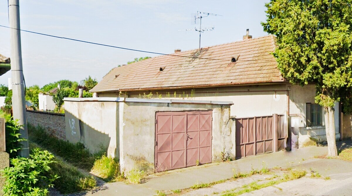 Starší dom neďaleko Slnečných jazier v obci Réca — foto 2