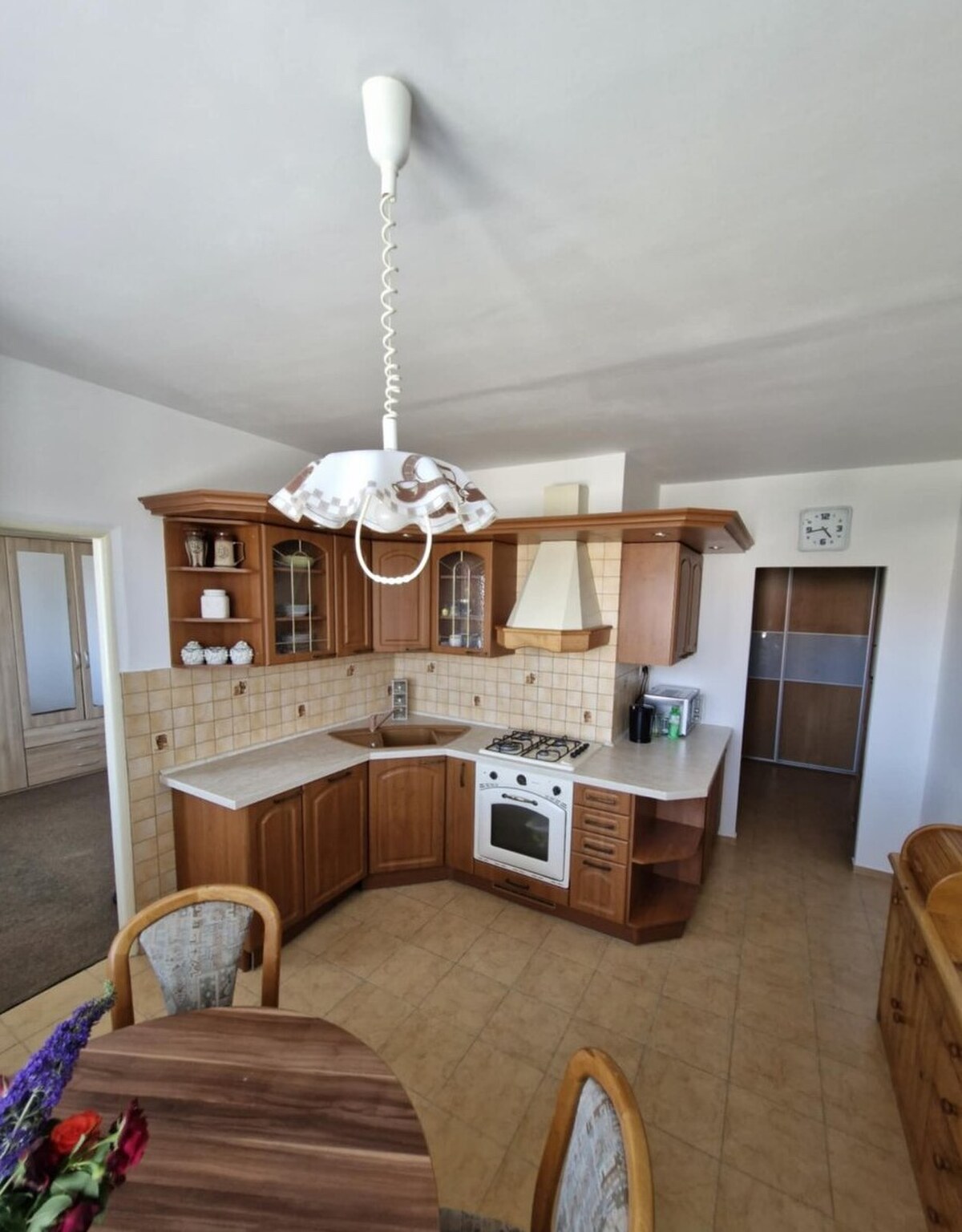 REZERVOVANÉ - Priestranný 4i byt 87m2, čiastočná rekonštrukcia, Cífer — foto 2