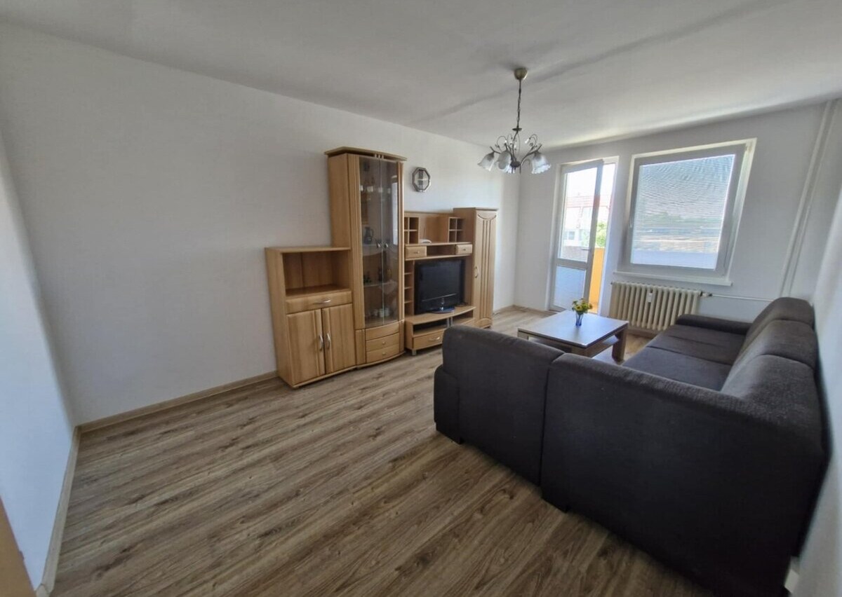 REZERVOVANÉ - Priestranný 4i byt 87m2, čiastočná rekonštrukcia, Cífer — foto 3