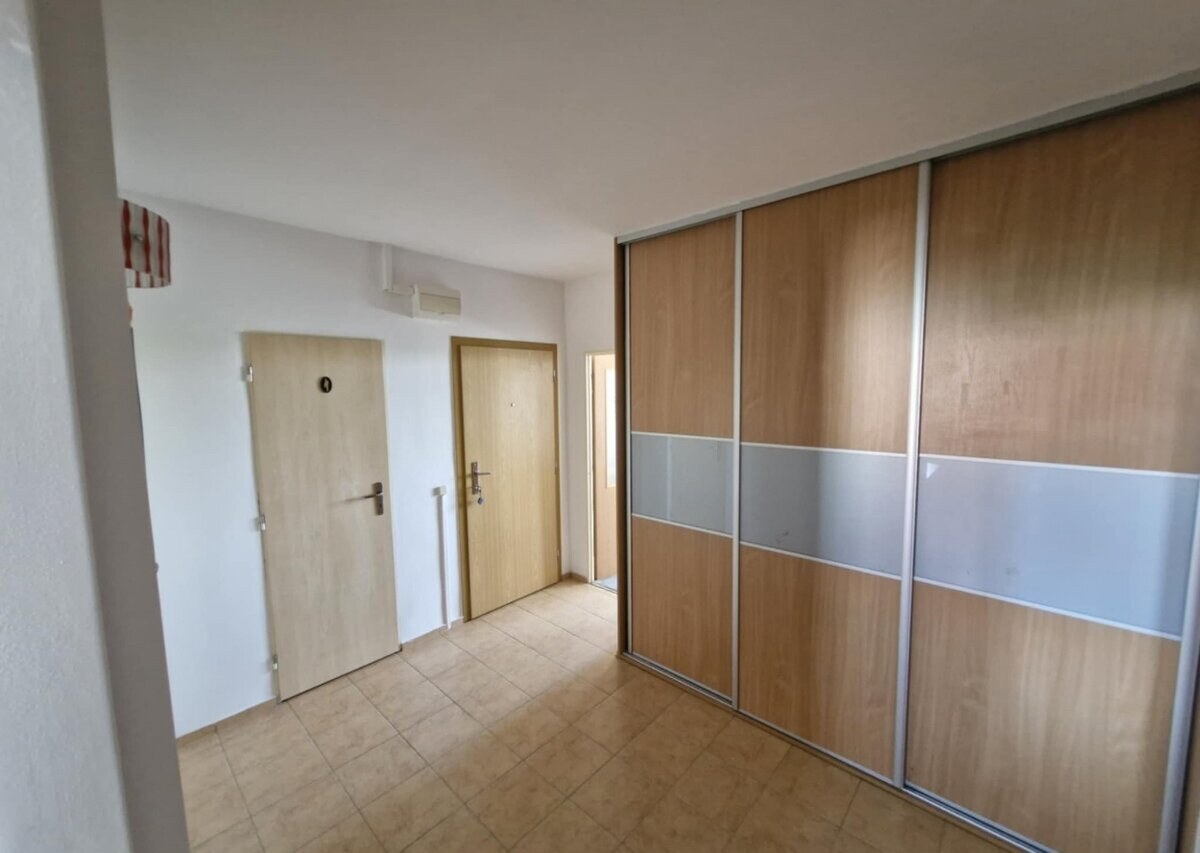 REZERVOVANÉ - Priestranný 4i byt 87m2, čiastočná rekonštrukcia, Cífer — foto 6