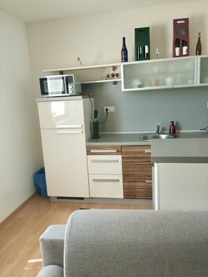 REZERVOVANÉ - kompletne zariadený 1i byt s balkónom, Vlčkovce — foto 2