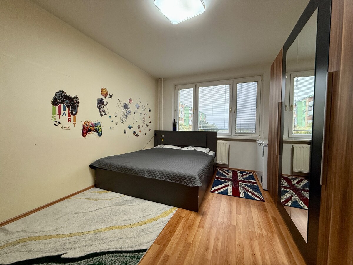 REZERVOVANÉ - EXKLUZÍVNE veľký kompletne zariadený 3i byt, G. Goliána — foto 11