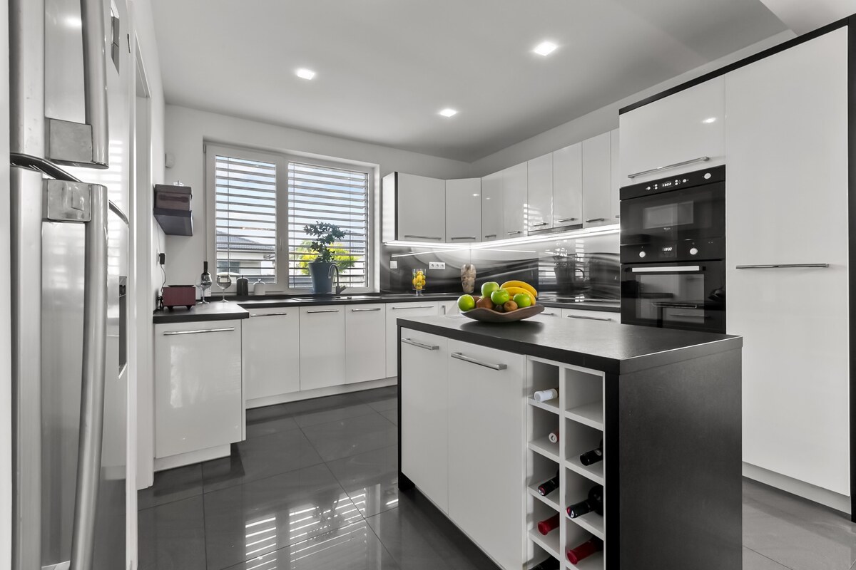 REZERVOVANÉ - Štýlová 4i novostavba samostane stojaceho bungalovu, — foto 2