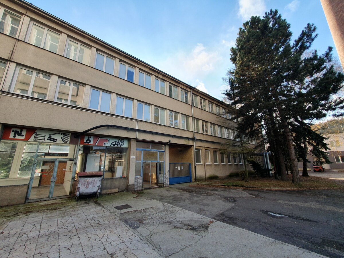 TIMA Real -  ponúka na predaj administratívnu budovu — foto 3