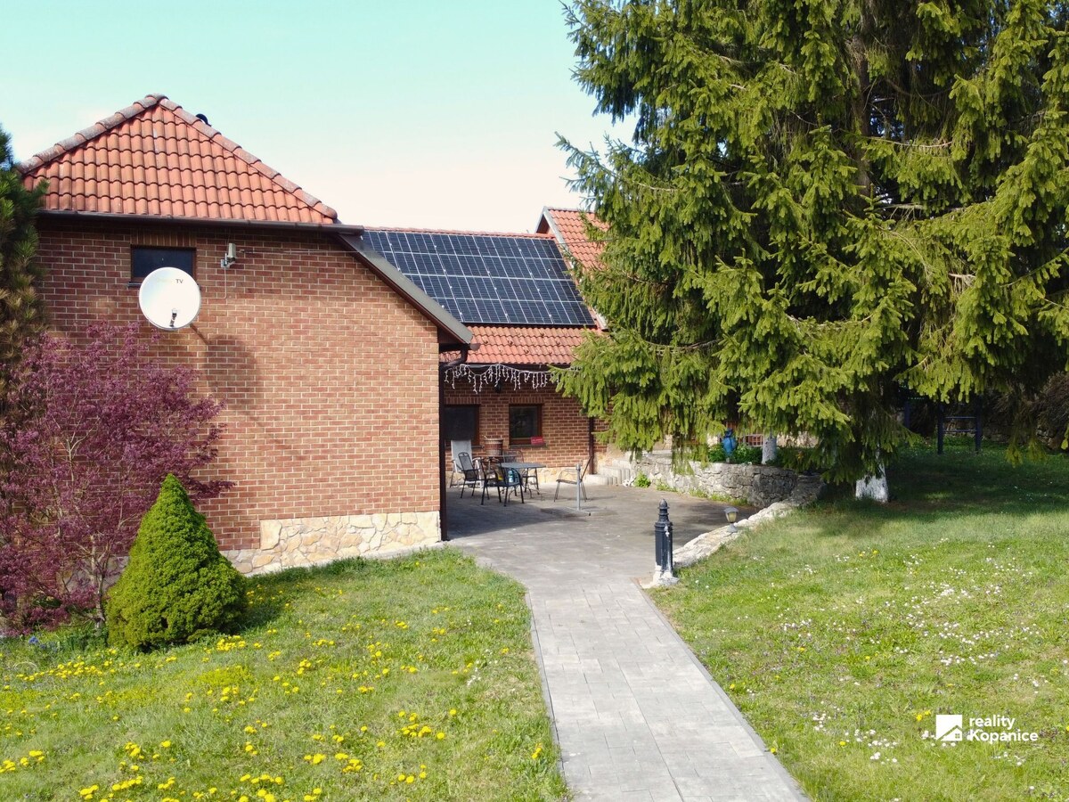 Nadštandardný rodinný dom na polosamote, Turá Lúka — foto 2