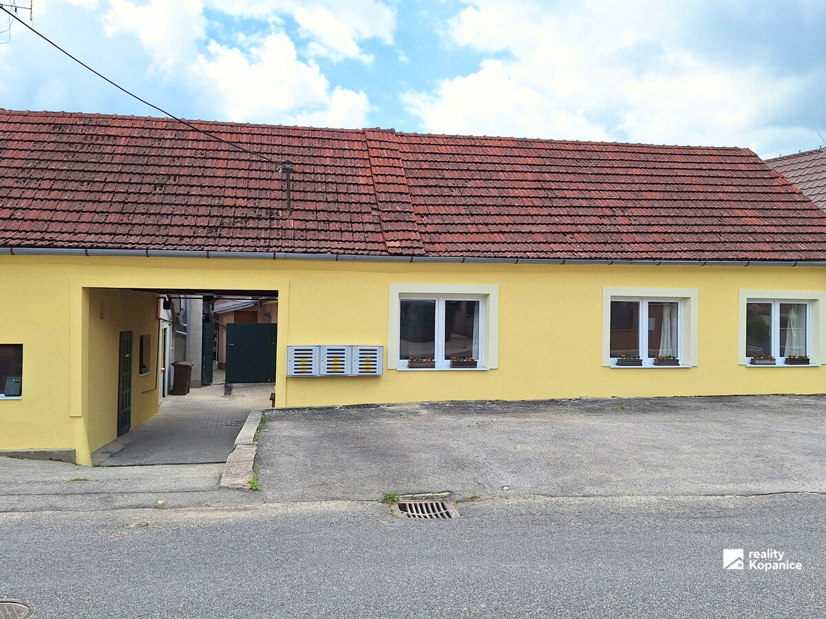Predaj veľkého 4 izb. bytu v dvojdome, Stará Turá — foto 2