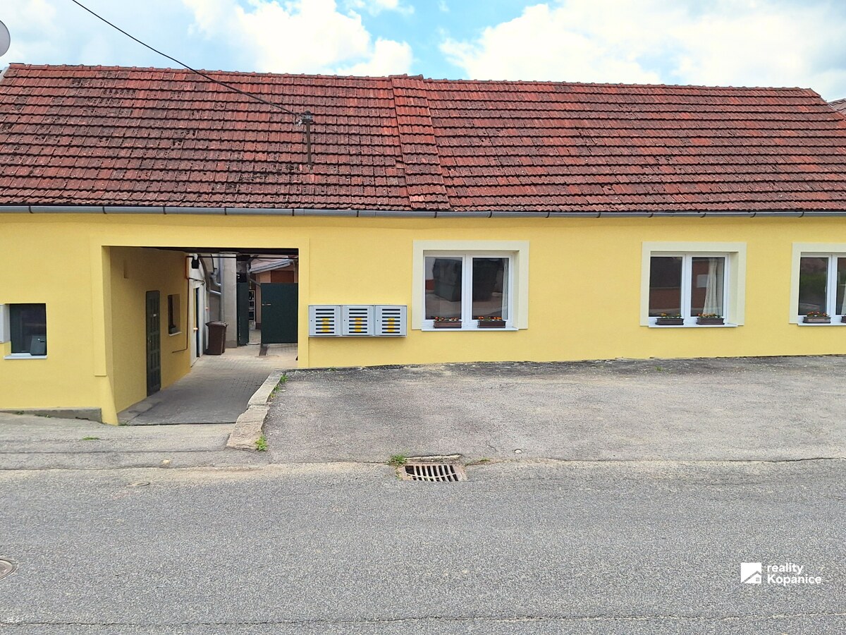 Predaj veľkého 4 izb. bytu v dvojdome, Stará Turá