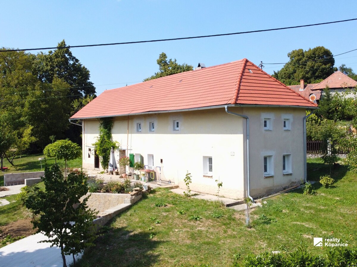 Krásny zrekonštruovaný vidiecky dom, Brestovec — foto 2