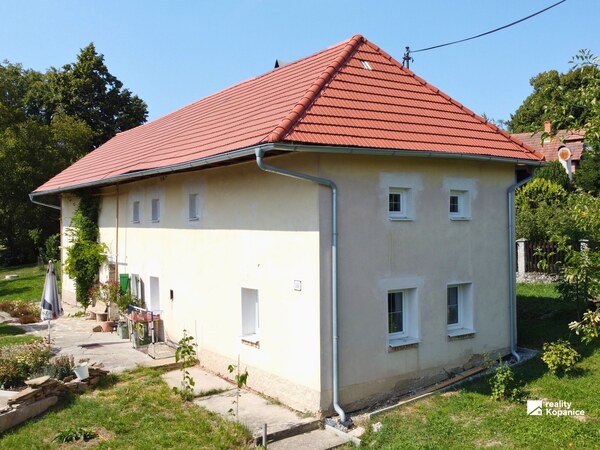 Krásny zrekonštruovaný vidiecky dom, Brestovec