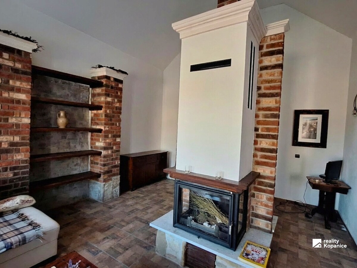 Štýlový rodinný dom s veľkým pozemkom a nápaditým interiérom Stará Turá - Papraď — foto 16