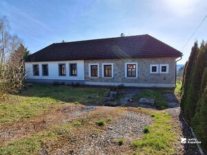 Štýlový rodinný dom s veľkým pozemkom a nápaditým interiérom Stará Turá - Papraď — foto 1